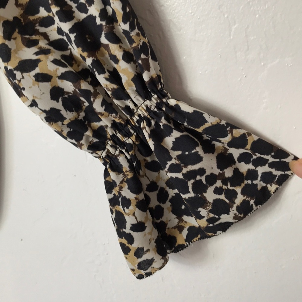 SANCTUARY Ruffle Collar Animal Print  Blouse Size S - Picture 6 of 9